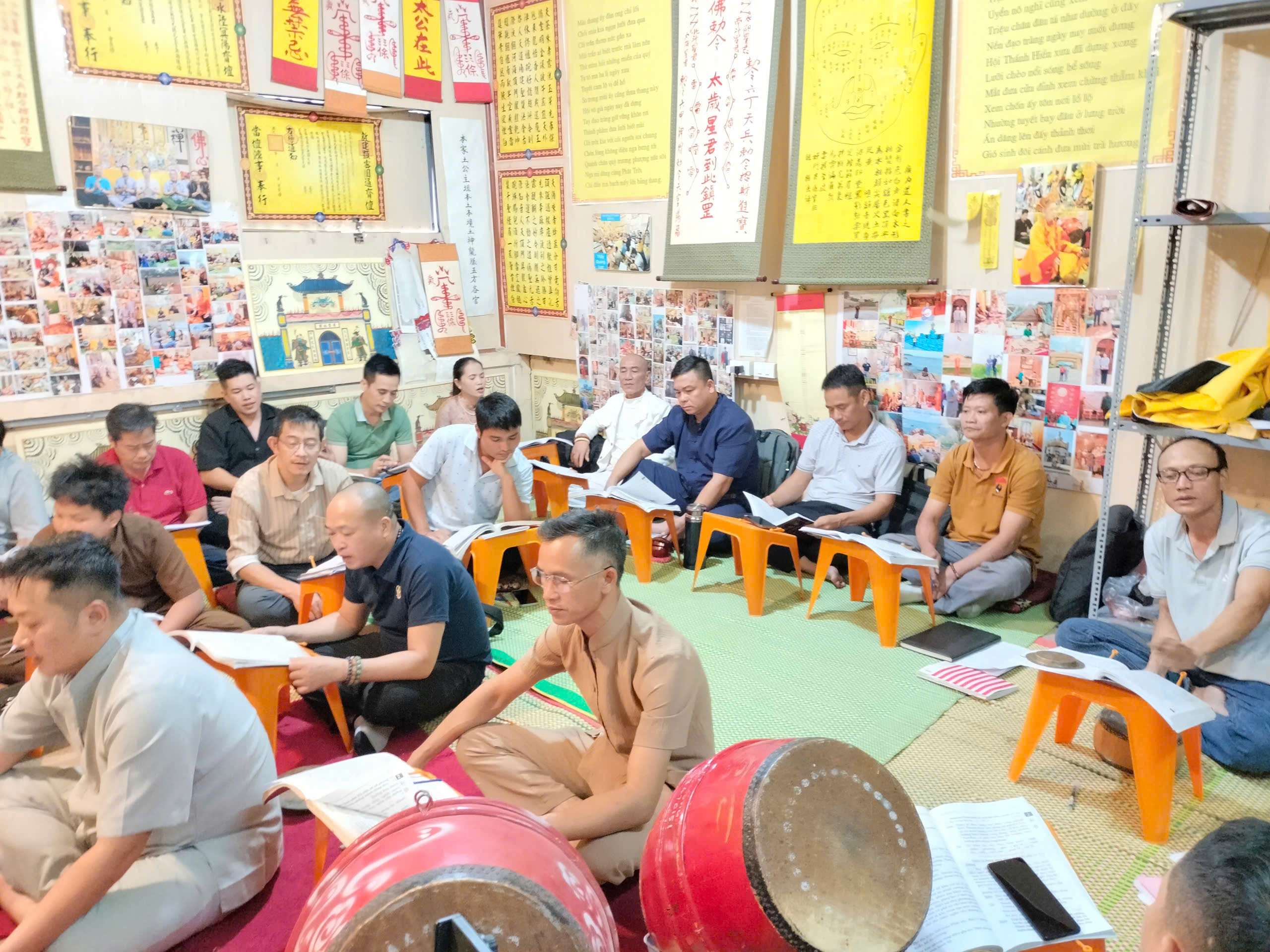 Khoá Học Tử Vi Thầy Quảng Lực dạy trực tiếp cho các trò