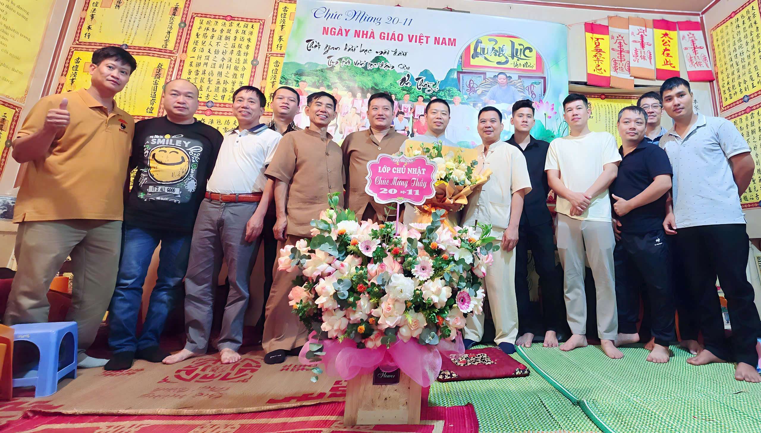 Khoá Học Cúng Cổ Truyền Thầy Quảng lực k2 2024 cac trò tri ân thầy