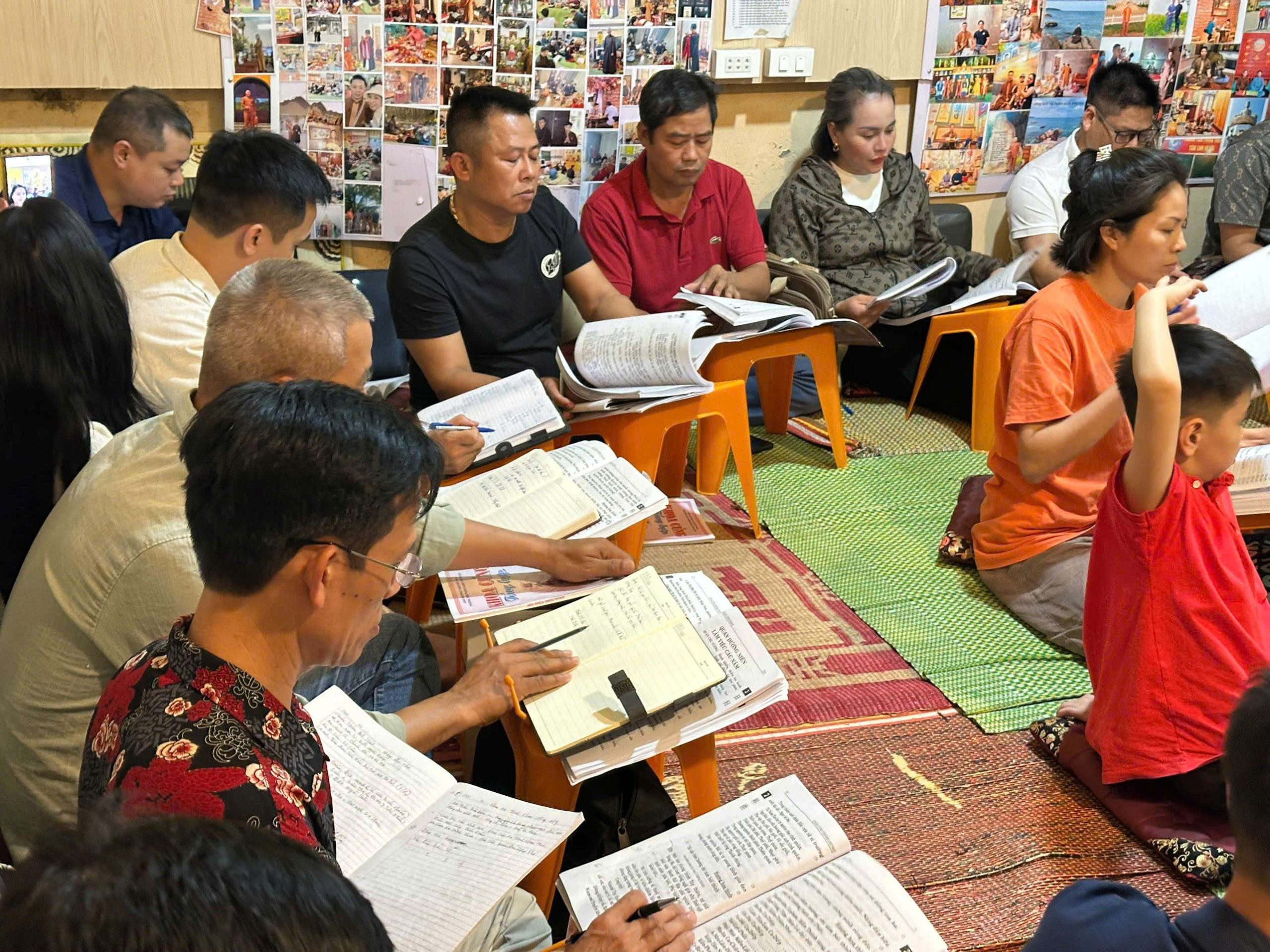 Lớp Học Hành Trì Khoa Giáo Học Tại Thứ 7 Hàng Tuần Tại Trung Tâm Phong Thuỷ Quảng Lực