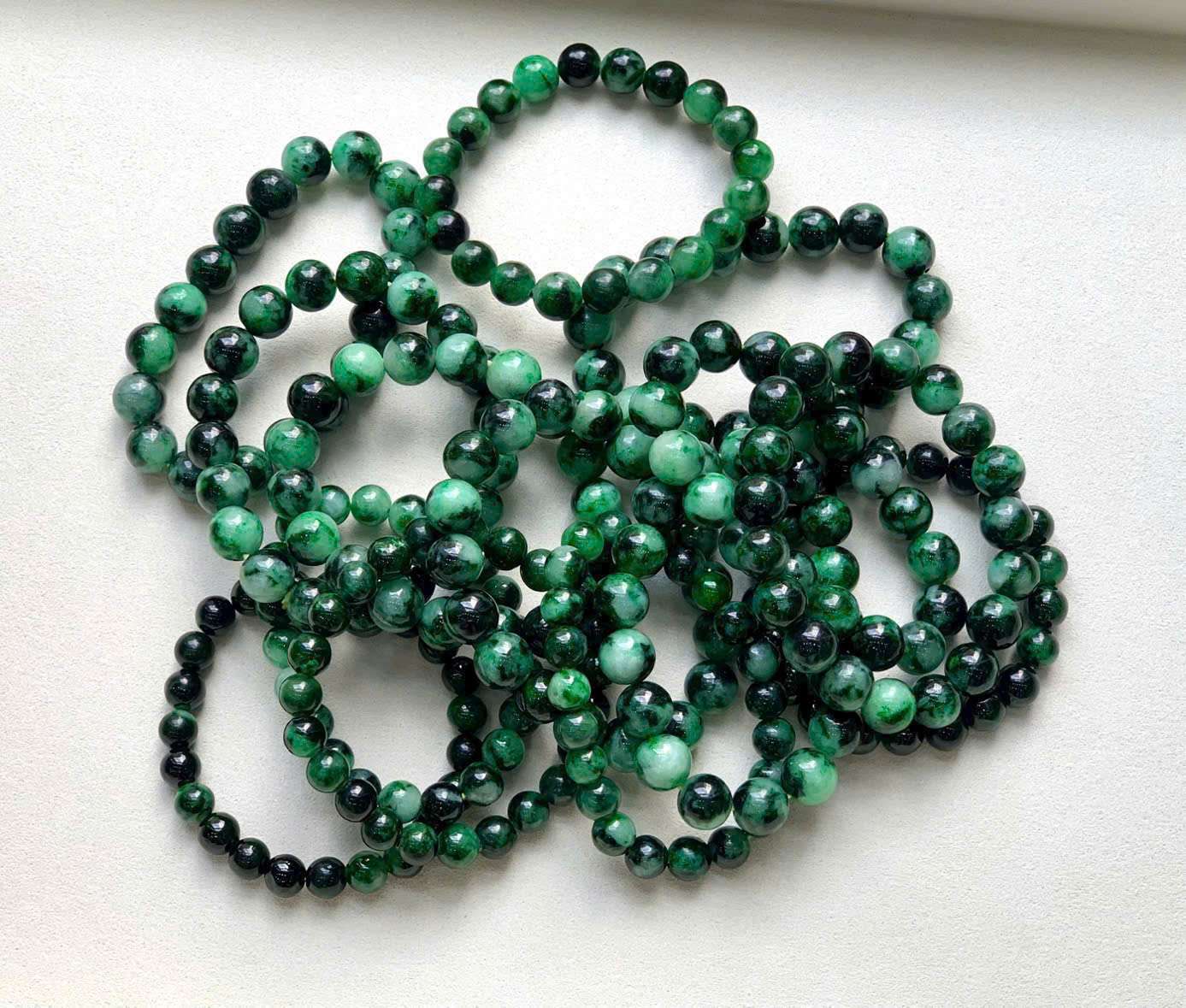 Vòng tay đá xanh lục phong thủy