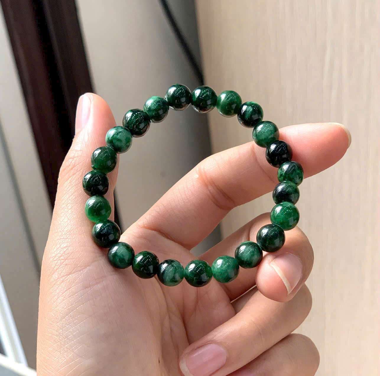 Vòng tay đá xanh lục phong thủy