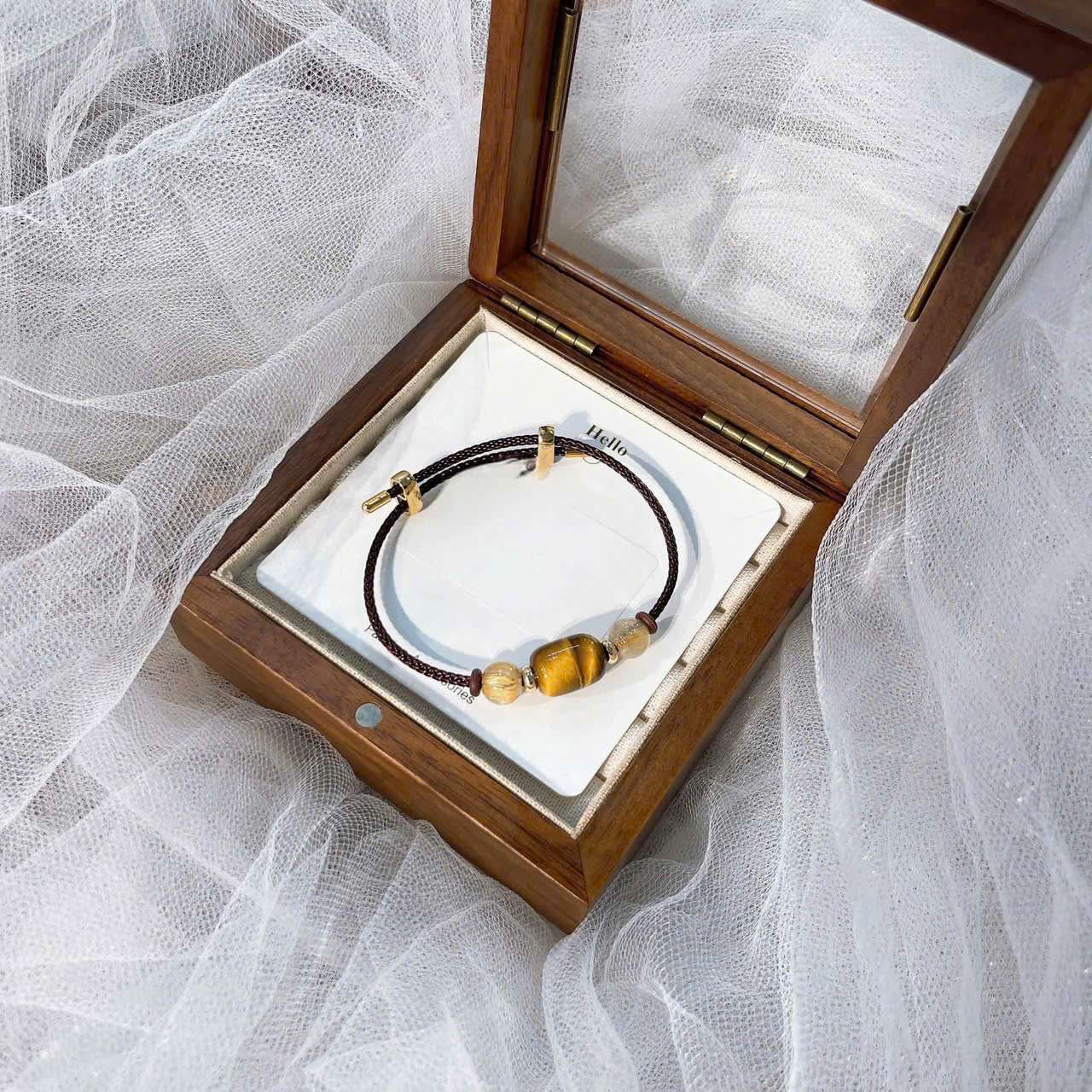 Phong thủy của những chiếc vòng đá thủ công 