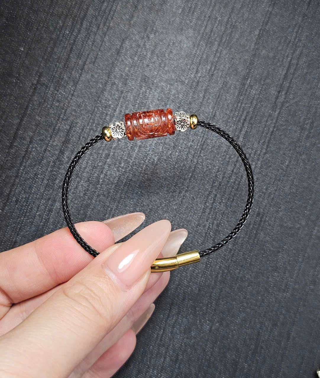 Phong thủy của những chiếc vòng đá thủ công 