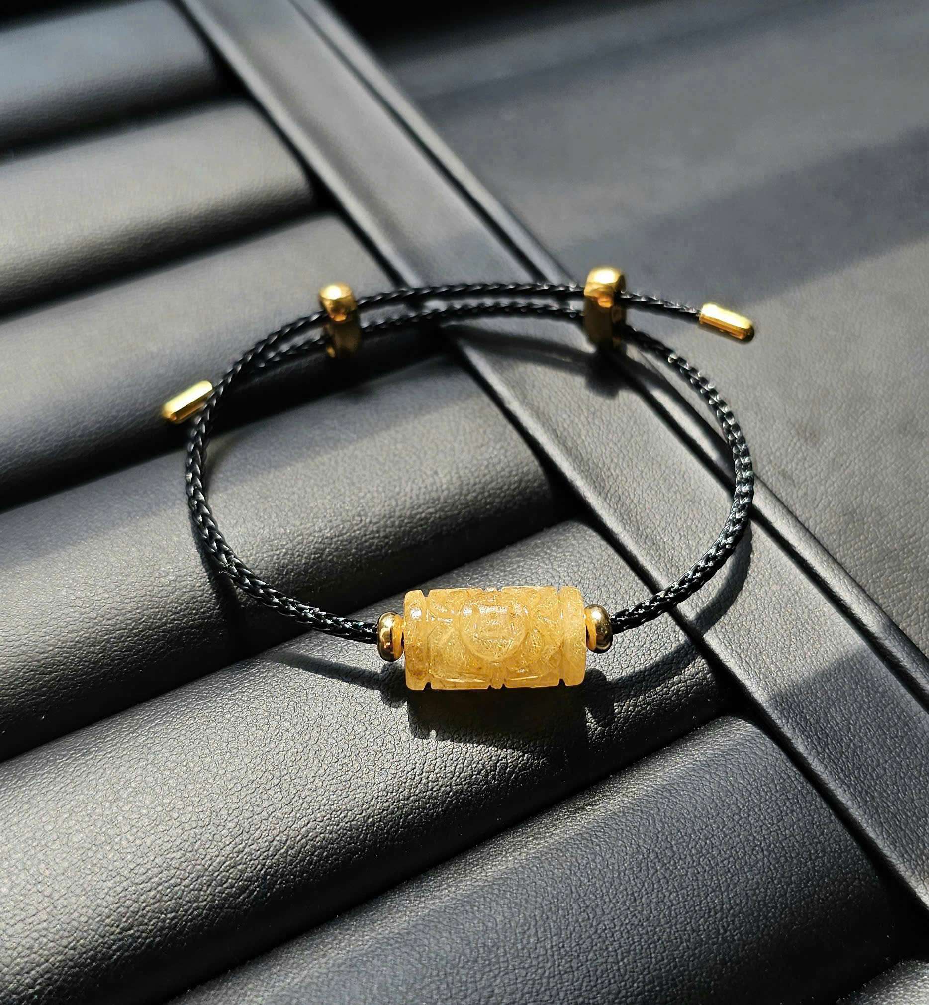 Phong thủy của những chiếc vòng đá thủ công 