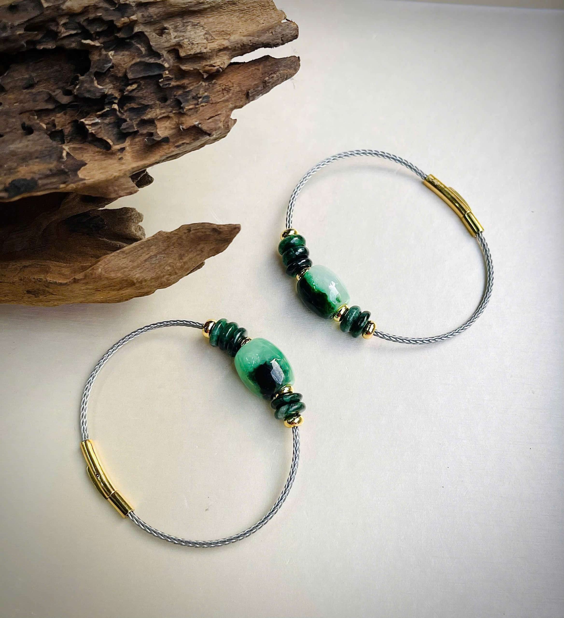 vòng đá xanh ngọc trên dây cáp thép