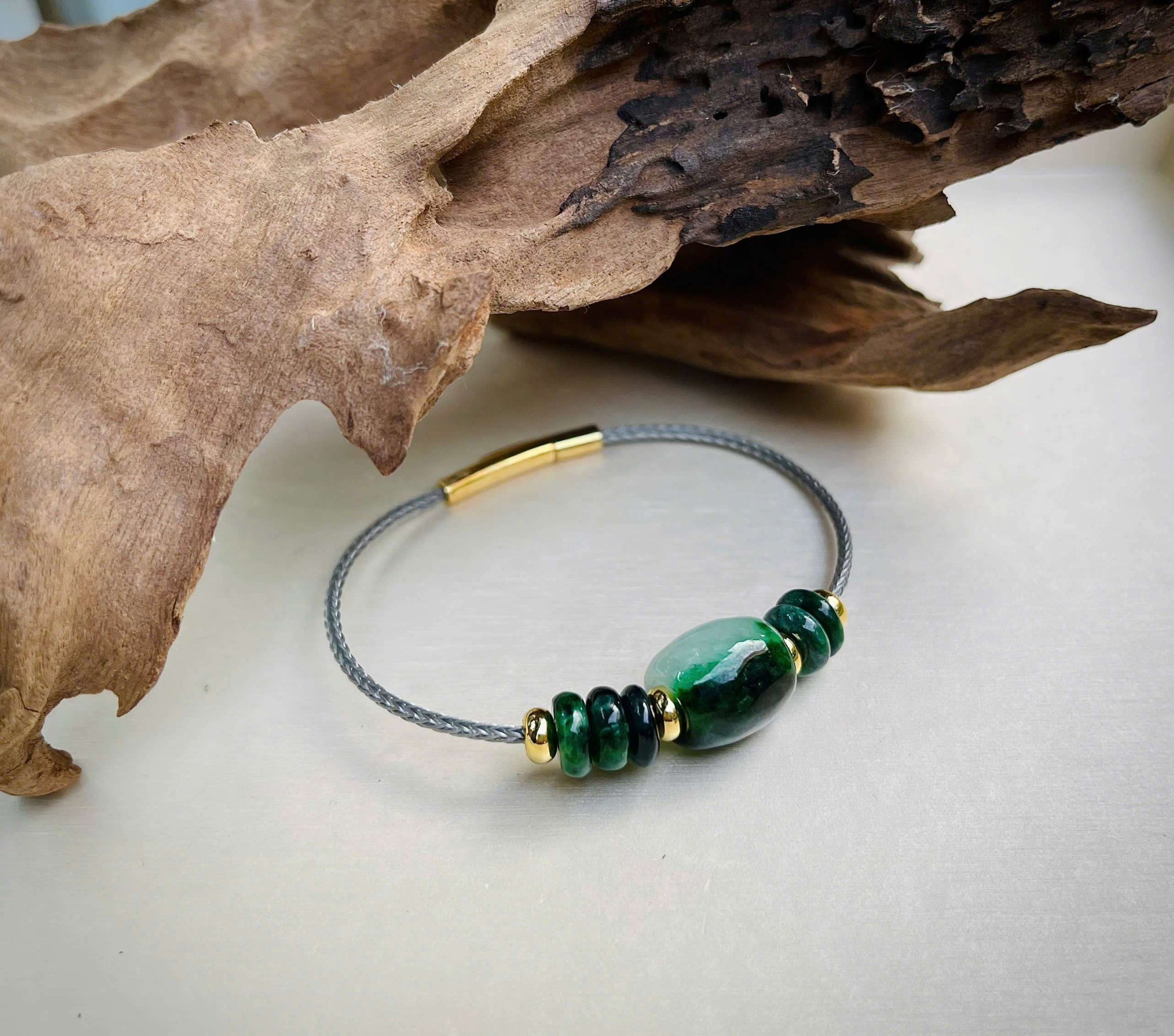 vòng đá xanh ngọc trên dây cáp thép